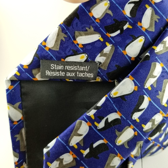 JINGLE BELLS | novelty penguin tie 59" - Picture 4 of 5